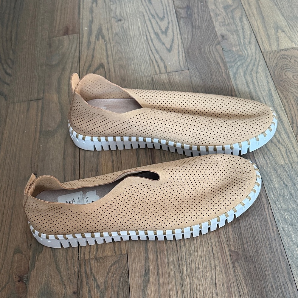Ilse Jacobsen Beige Perforated Slip-Ons